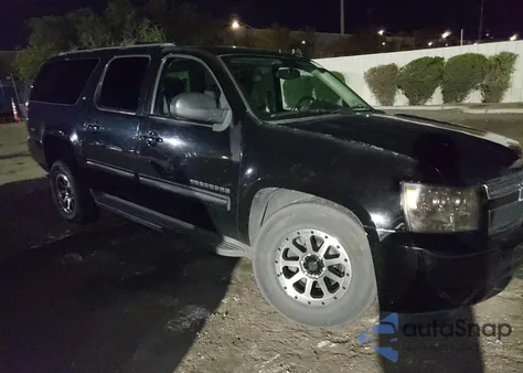 2011 Chevrolet Suburban K from USA, damaged, VIN 385634